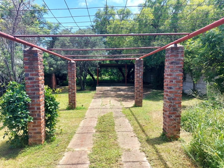 8 Bedroom Property for Sale in Swartruggens North West